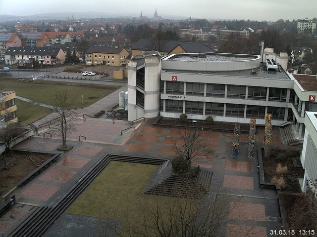 Foto der Webcam: Verwaltungsgebäude, Innenhof mit Audimax, Hörsaal-Gebäude 1