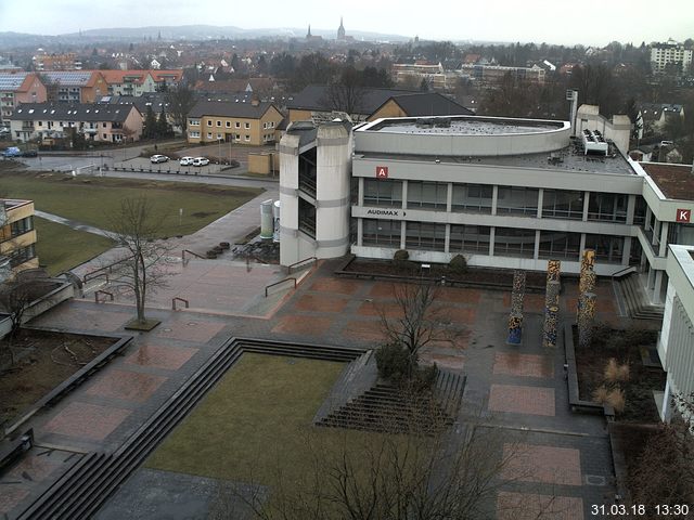 Foto der Webcam: Verwaltungsgebäude, Innenhof mit Audimax, Hörsaal-Gebäude 1