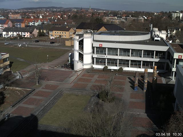 Foto der Webcam: Verwaltungsgebäude, Innenhof mit Audimax, Hörsaal-Gebäude 1