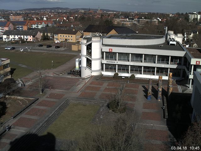 Foto der Webcam: Verwaltungsgebäude, Innenhof mit Audimax, Hörsaal-Gebäude 1