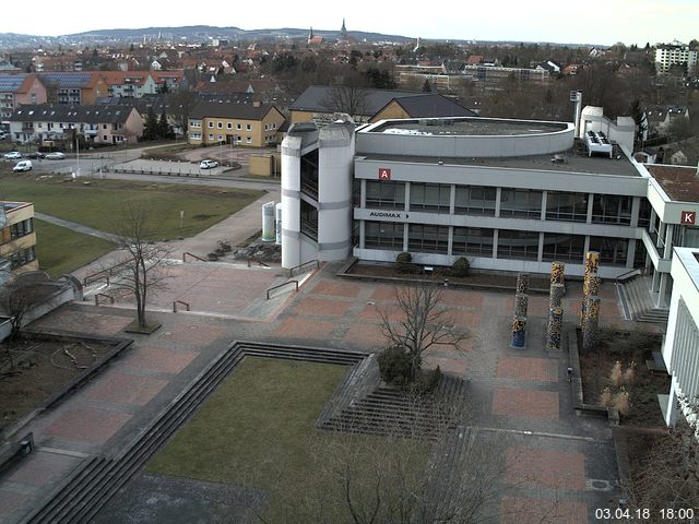 Foto der Webcam: Verwaltungsgebäude, Innenhof mit Audimax, Hörsaal-Gebäude 1