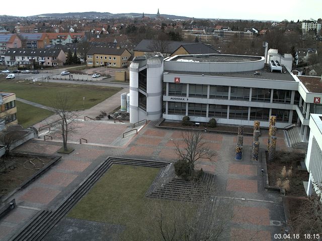 Foto der Webcam: Verwaltungsgebäude, Innenhof mit Audimax, Hörsaal-Gebäude 1