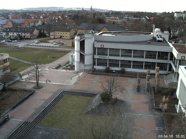 Foto der Webcam: Verwaltungsgebäude, Innenhof mit Audimax, Hörsaal-Gebäude 1