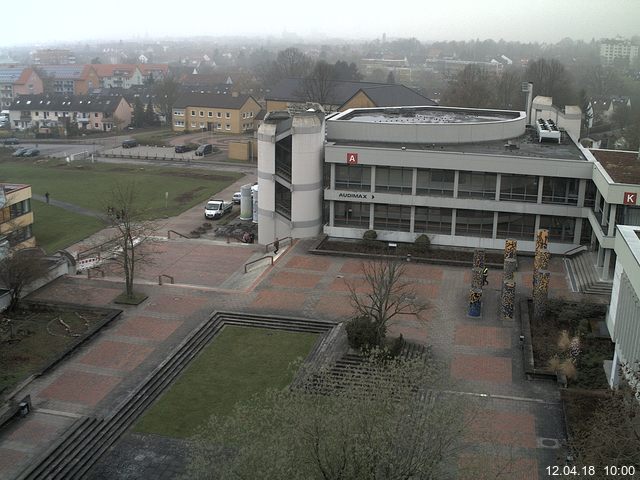 Foto der Webcam: Verwaltungsgebäude, Innenhof mit Audimax, Hörsaal-Gebäude 1