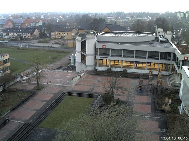 Foto der Webcam: Verwaltungsgebäude, Innenhof mit Audimax, Hörsaal-Gebäude 1