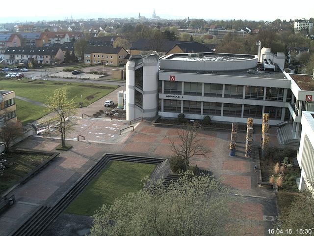 Foto der Webcam: Verwaltungsgeb&auml;ude, Innenhof mit Audimax, H&ouml;rsaal-Geb&auml;ude 1