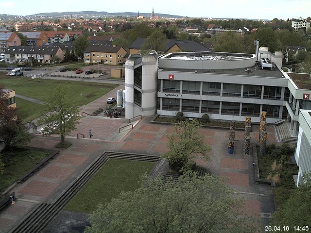 Foto der Webcam: Verwaltungsgebäude, Innenhof mit Audimax, Hörsaal-Gebäude 1