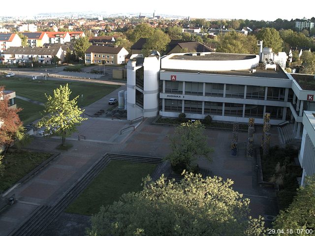 Foto der Webcam: Verwaltungsgeb&auml;ude, Innenhof mit Audimax, H&ouml;rsaal-Geb&auml;ude 1
