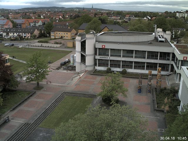 Foto der Webcam: Verwaltungsgebäude, Innenhof mit Audimax, Hörsaal-Gebäude 1