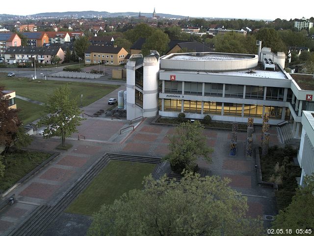 Foto der Webcam: Verwaltungsgebäude, Innenhof mit Audimax, Hörsaal-Gebäude 1