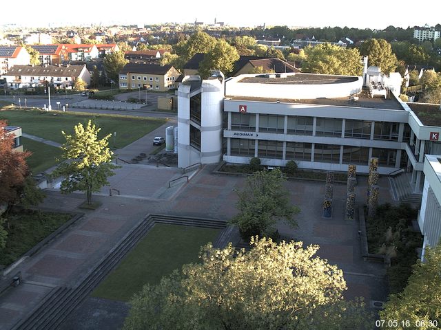 Foto der Webcam: Verwaltungsgeb&auml;ude, Innenhof mit Audimax, H&ouml;rsaal-Geb&auml;ude 1
