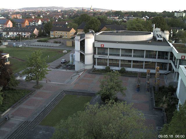 Foto der Webcam: Verwaltungsgebäude, Innenhof mit Audimax, Hörsaal-Gebäude 1