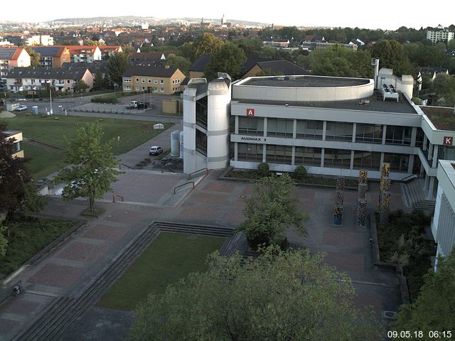 Foto der Webcam: Verwaltungsgebäude, Innenhof mit Audimax, Hörsaal-Gebäude 1