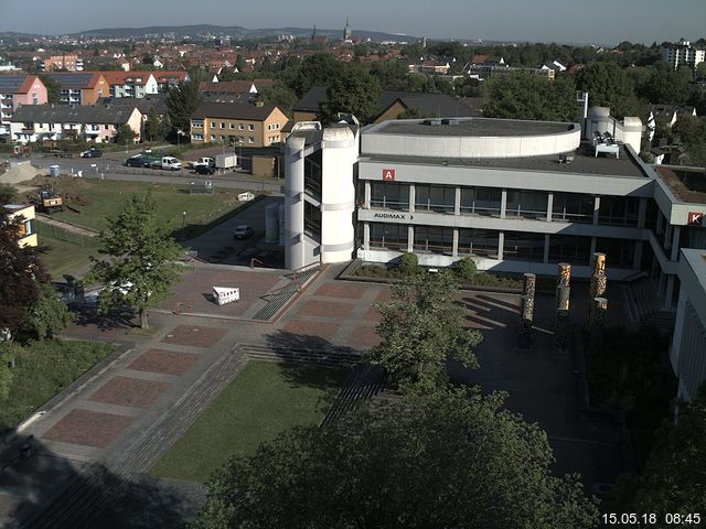 Foto der Webcam: Verwaltungsgebäude, Innenhof mit Audimax, Hörsaal-Gebäude 1