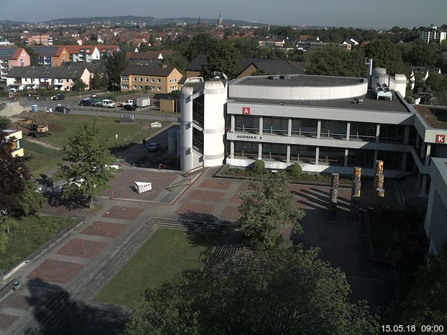 Foto der Webcam: Verwaltungsgebäude, Innenhof mit Audimax, Hörsaal-Gebäude 1