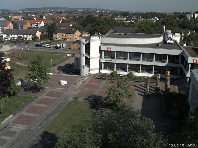 Foto der Webcam: Verwaltungsgebäude, Innenhof mit Audimax, Hörsaal-Gebäude 1