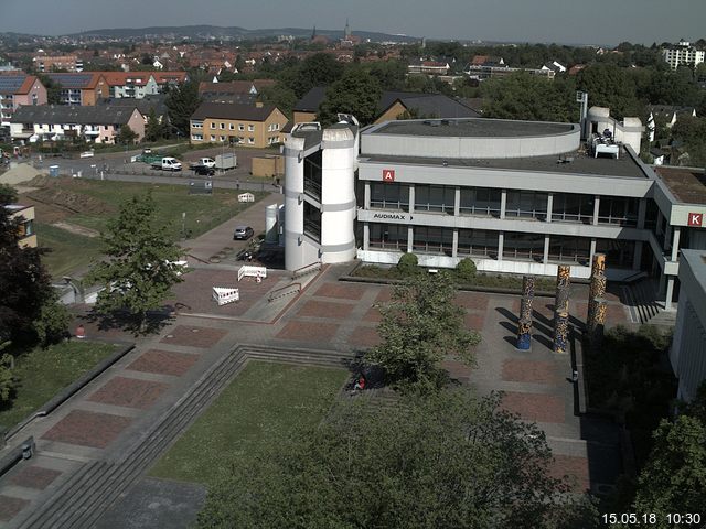 Foto der Webcam: Verwaltungsgebäude, Innenhof mit Audimax, Hörsaal-Gebäude 1