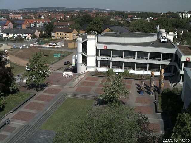 Foto der Webcam: Verwaltungsgebäude, Innenhof mit Audimax, Hörsaal-Gebäude 1