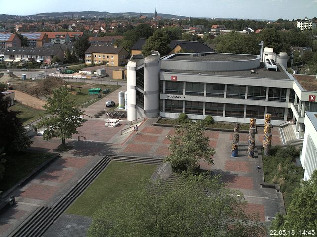 Foto der Webcam: Verwaltungsgebäude, Innenhof mit Audimax, Hörsaal-Gebäude 1