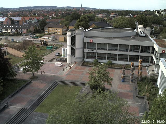 Foto der Webcam: Verwaltungsgebäude, Innenhof mit Audimax, Hörsaal-Gebäude 1