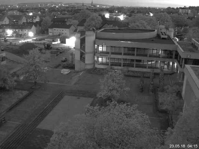 Foto der Webcam: Verwaltungsgebäude, Innenhof mit Audimax, Hörsaal-Gebäude 1