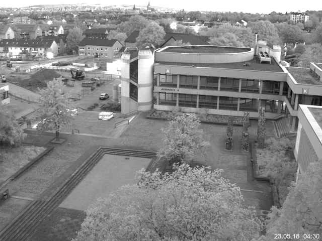 Foto der Webcam: Verwaltungsgebäude, Innenhof mit Audimax, Hörsaal-Gebäude 1