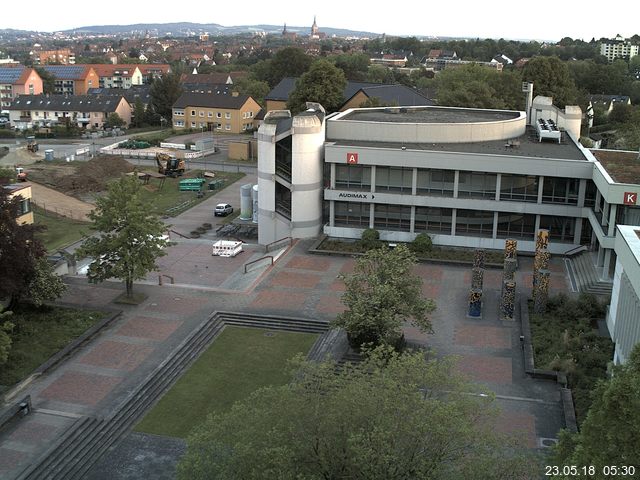 Foto der Webcam: Verwaltungsgebäude, Innenhof mit Audimax, Hörsaal-Gebäude 1