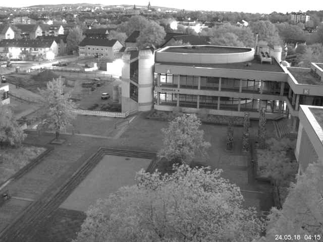 Foto der Webcam: Verwaltungsgebäude, Innenhof mit Audimax, Hörsaal-Gebäude 1