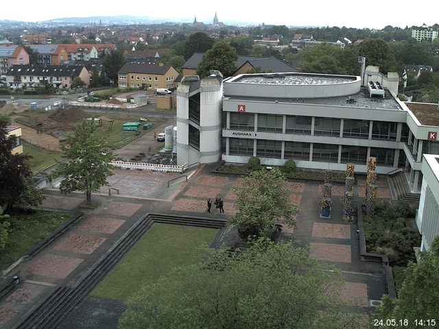 Foto der Webcam: Verwaltungsgebäude, Innenhof mit Audimax, Hörsaal-Gebäude 1