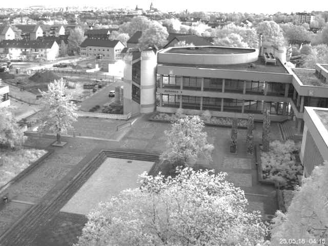 Foto der Webcam: Verwaltungsgebäude, Innenhof mit Audimax, Hörsaal-Gebäude 1