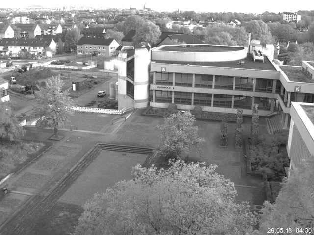 Foto der Webcam: Verwaltungsgebäude, Innenhof mit Audimax, Hörsaal-Gebäude 1