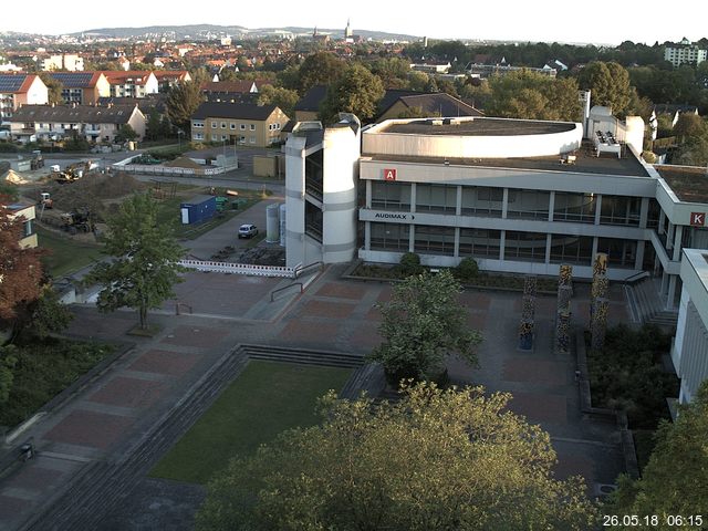 Foto der Webcam: Verwaltungsgebäude, Innenhof mit Audimax, Hörsaal-Gebäude 1