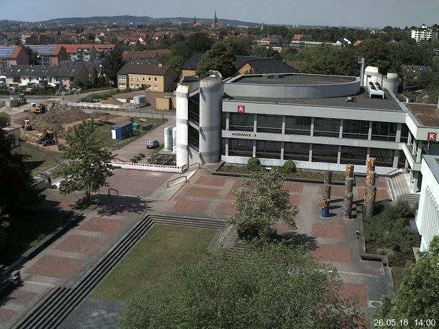 Foto der Webcam: Verwaltungsgebäude, Innenhof mit Audimax, Hörsaal-Gebäude 1