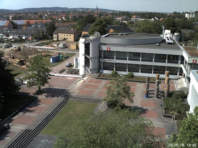 Foto der Webcam: Verwaltungsgebäude, Innenhof mit Audimax, Hörsaal-Gebäude 1