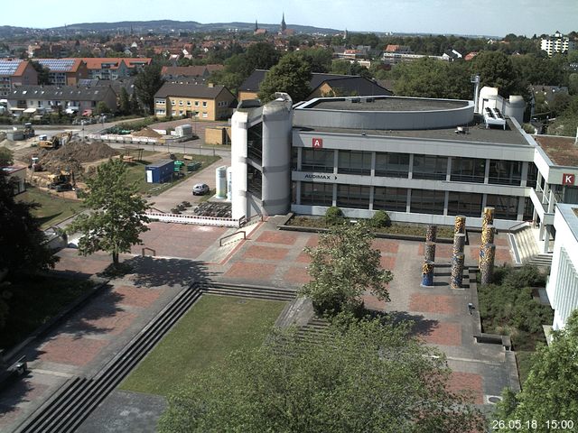 Foto der Webcam: Verwaltungsgebäude, Innenhof mit Audimax, Hörsaal-Gebäude 1