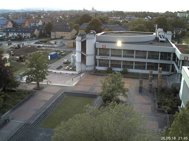 Foto der Webcam: Verwaltungsgebäude, Innenhof mit Audimax, Hörsaal-Gebäude 1