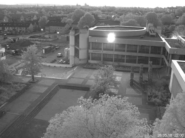 Foto der Webcam: Verwaltungsgebäude, Innenhof mit Audimax, Hörsaal-Gebäude 1