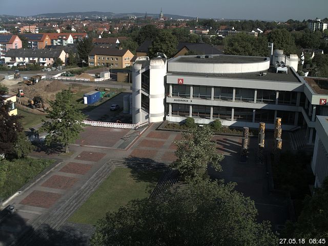 Foto der Webcam: Verwaltungsgebäude, Innenhof mit Audimax, Hörsaal-Gebäude 1