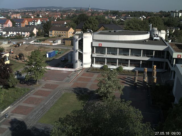 Foto der Webcam: Verwaltungsgebäude, Innenhof mit Audimax, Hörsaal-Gebäude 1