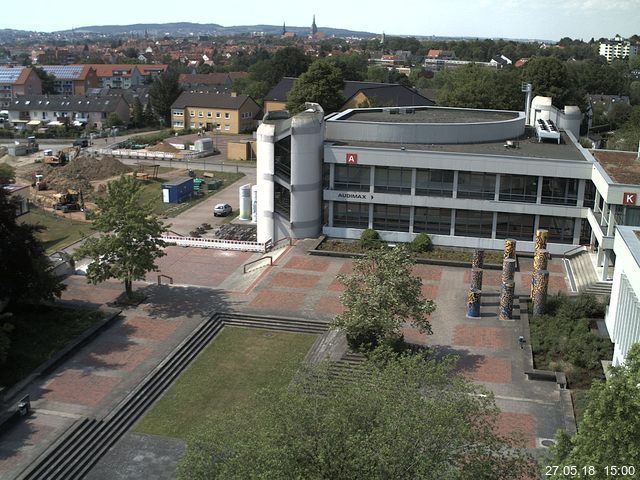 Foto der Webcam: Verwaltungsgebäude, Innenhof mit Audimax, Hörsaal-Gebäude 1