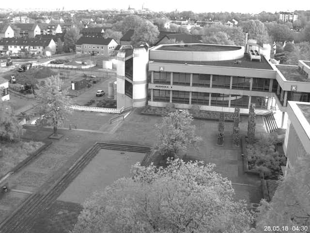 Foto der Webcam: Verwaltungsgebäude, Innenhof mit Audimax, Hörsaal-Gebäude 1