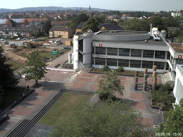 Foto der Webcam: Verwaltungsgebäude, Innenhof mit Audimax, Hörsaal-Gebäude 1