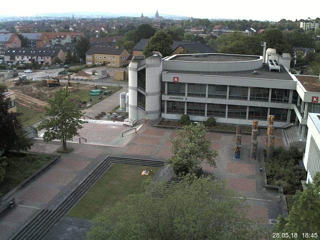 Foto der Webcam: Verwaltungsgebäude, Innenhof mit Audimax, Hörsaal-Gebäude 1