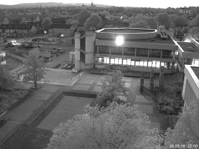 Foto der Webcam: Verwaltungsgebäude, Innenhof mit Audimax, Hörsaal-Gebäude 1