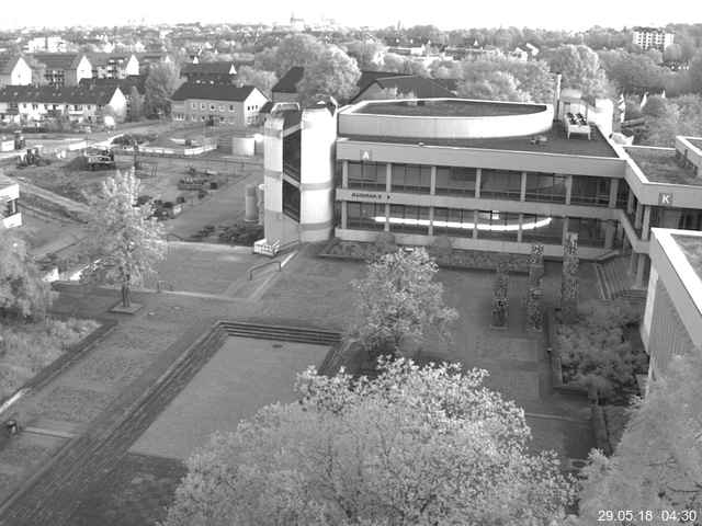 Foto der Webcam: Verwaltungsgebäude, Innenhof mit Audimax, Hörsaal-Gebäude 1