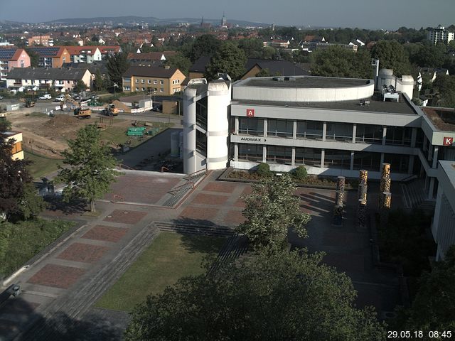 Foto der Webcam: Verwaltungsgebäude, Innenhof mit Audimax, Hörsaal-Gebäude 1