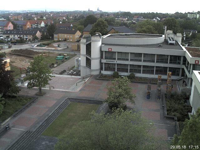 Foto der Webcam: Verwaltungsgebäude, Innenhof mit Audimax, Hörsaal-Gebäude 1