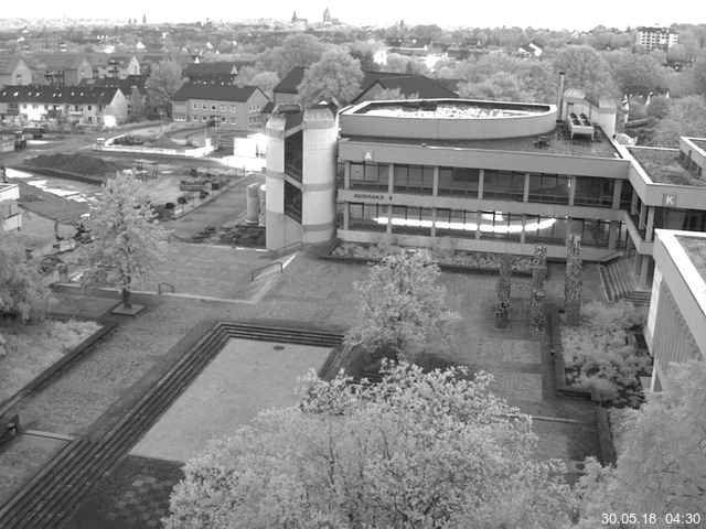 Foto der Webcam: Verwaltungsgebäude, Innenhof mit Audimax, Hörsaal-Gebäude 1