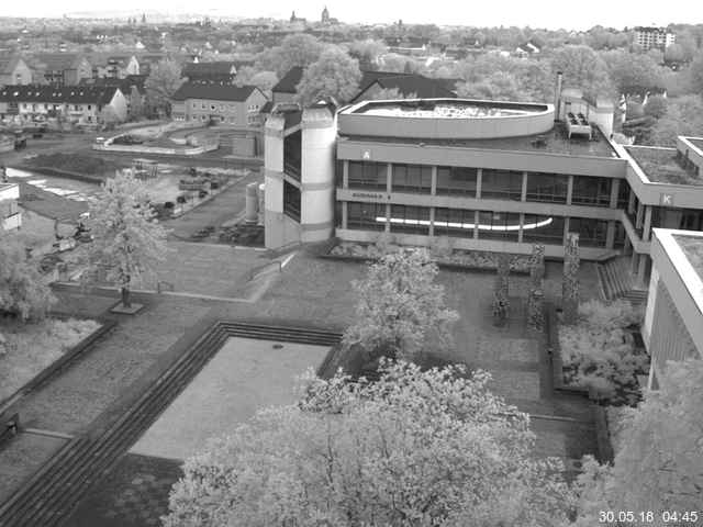 Foto der Webcam: Verwaltungsgebäude, Innenhof mit Audimax, Hörsaal-Gebäude 1