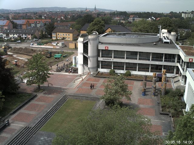 Foto der Webcam: Verwaltungsgebäude, Innenhof mit Audimax, Hörsaal-Gebäude 1